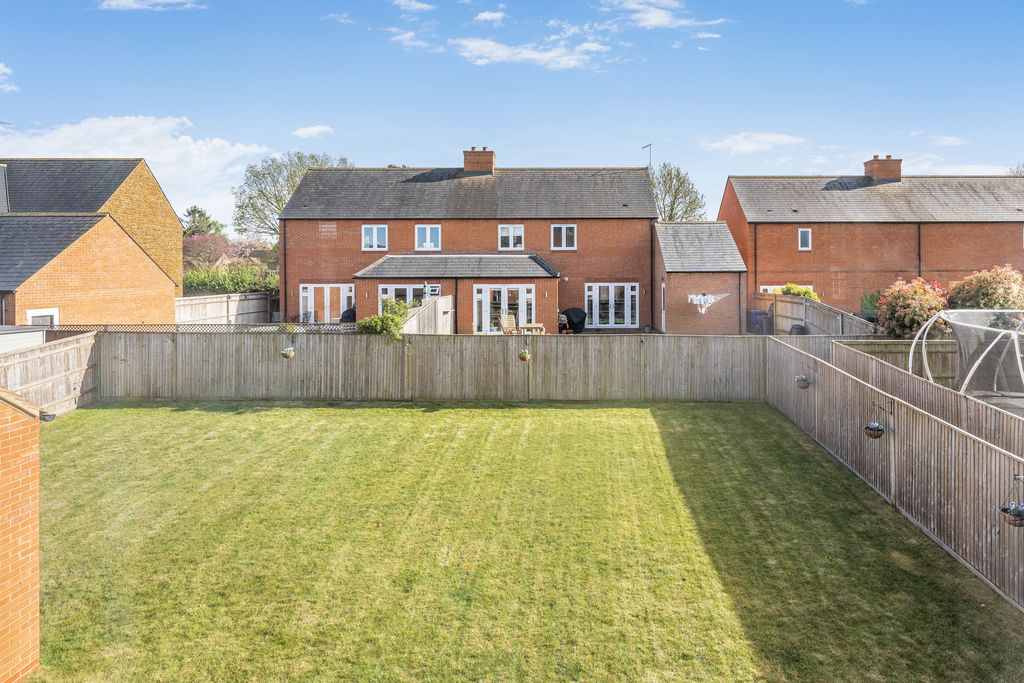 Henge Close Adderbury